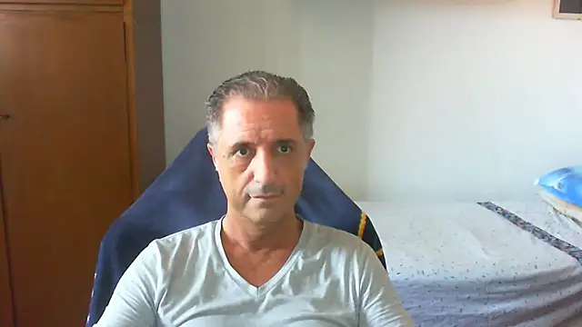Snapshot of lliuk70mi chatting on 06-27-26, 08:09 lliuk70mi online show from 06-27-26, 08:09