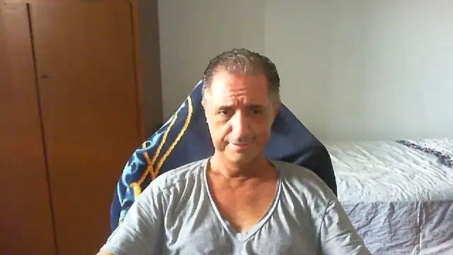 Snapshot of lliuk70mi chatting on 07-01-26, 11:32 lliuk70mi online show from 07-01-26, 11:32