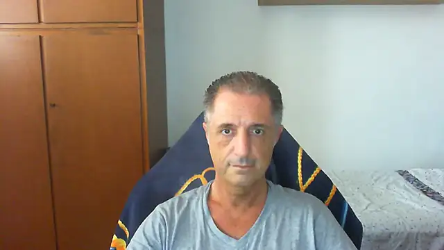 Snapshot of lliuk70mi chatting on 06-20-26, 12:10 lliuk70mi online show from 06-20-26, 12:10