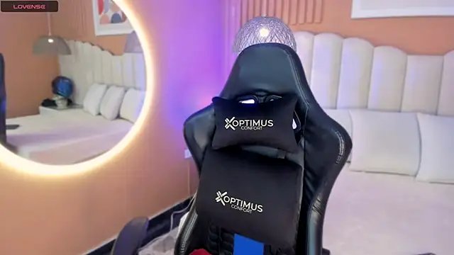 zia cooper online show from 10-22-25, 07:02