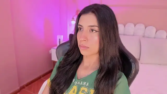 zia cooper online show from 11-19-25, 07:03