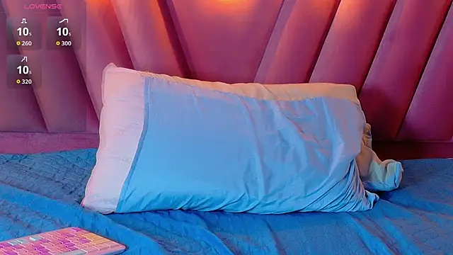 littleebonymommy online show from 10-24-25, 08:13