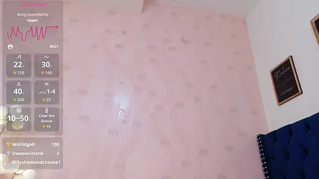 Snapshot of littleebonymommy chatting on 04-21-26, 01:42 littleebonymommy online show from 04-21-26, 01:42