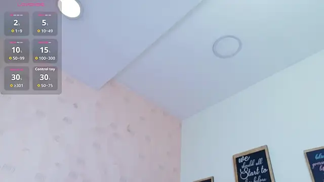 Snapshot of littleebonymommy chatting on 06-06-26, 06:46 littleebonymommy online show from 06-06-26, 06:46