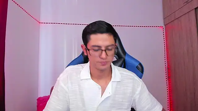 Ethan Sai    online show from 12-08-24, 09:08