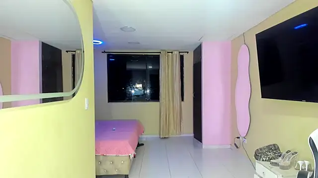 AlessaEcheverri online show from 04-05-26, 01:45