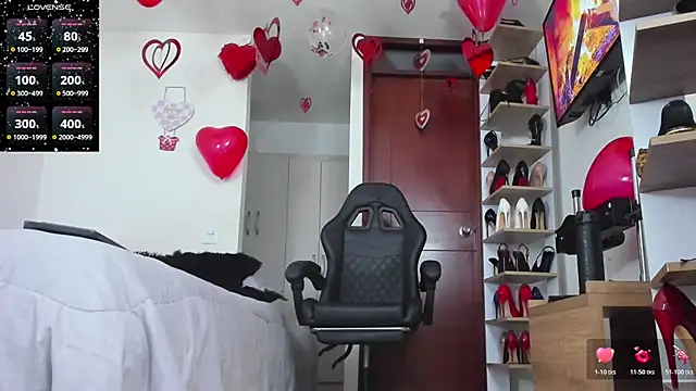 Snapshot of SophieBaker__ chatting on 02-14-26, 01:50 SophieBaker online show from 02-14-26, 01:50