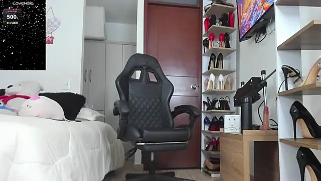 Snapshot of SophieBaker__ chatting on 02-26-26, 02:11 SophieBaker online show from 02-26-26, 02:11