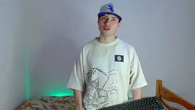 nolanjay  online show from 09-25-25, 08:15