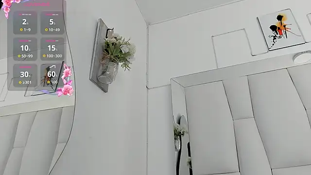 Snapshot of Regiina_Doll chatting on 09-10-25, 04:50 Regiina Doll online show from 09-10-25, 04:50