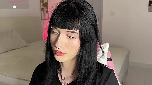 Snapshot of Vailyreb_ chatting on 06-16-26, 11:21 Vailyreb online show from 06-16-26, 11:21
