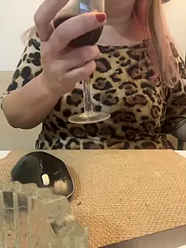 Snapshot of Popinasq chatting on 09-21-25, 05:23 Popinasq online show from 09-21-25, 05:23