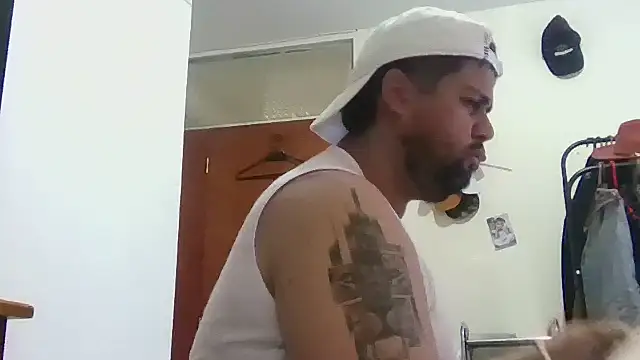 Snapshot of GABRIELGARCIA1313 chatting on 06-20-26, 09:09 GABRIELGARCIA1313 online show from 06-20-26, 09:09
