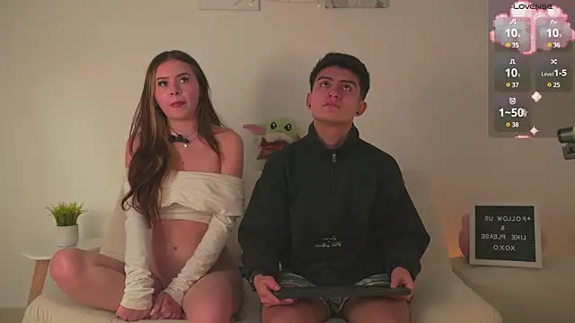 Snapshot of tommy_and_sophie chatting on 01-31-25, 07:39 tommy and sophie online show from 01-31-25, 07:39