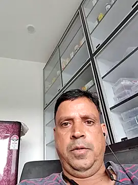 Snapshot of Raj1043 chatting on 07-06-26, 07:15 Raj1043 online show from 07-06-26, 07:15