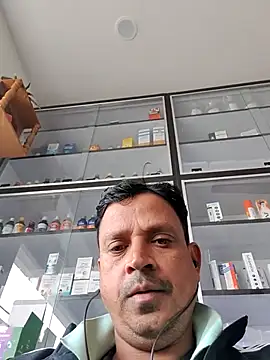 Raj1043 online show from 11-28-25, 07:41