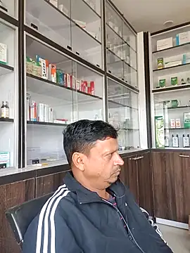 Raj1043 online show from 11-30-25, 05:19