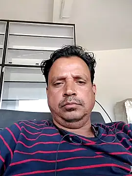Snapshot of Raj1043 chatting on 10-15-25, 06:33 Raj1043 online show from 10-15-25, 06:33