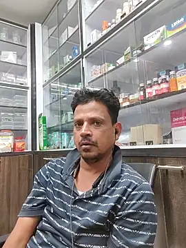 Snapshot of Raj1043 chatting on 05-11-26, 04:04 Raj1043 online show from 05-11-26, 04:04