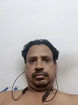 Snapshot of Raj1043 chatting on 01-06-25, 09:00 Raj1043 online show from 01-06-25, 09:00