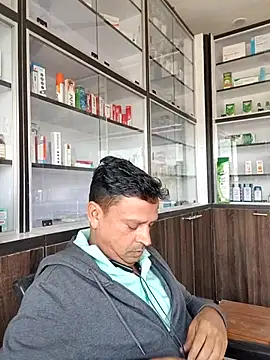 Raj1043 online show from 11-26-25, 05:18