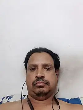 Snapshot of Raj1043 chatting on 01-07-25, 07:28 Raj1043 online show from 01-07-25, 07:28