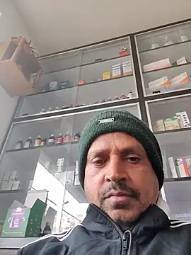 Raj1043 online show from 12-18-25, 05:34