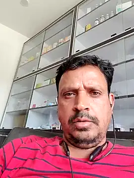 Snapshot of Raj1043 chatting on 06-10-26, 05:41 Raj1043 online show from 06-10-26, 05:41