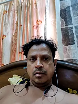 Snapshot of Raj1043 chatting on 10-27-25, 10:49 Raj1043 online show from 10-27-25, 10:49