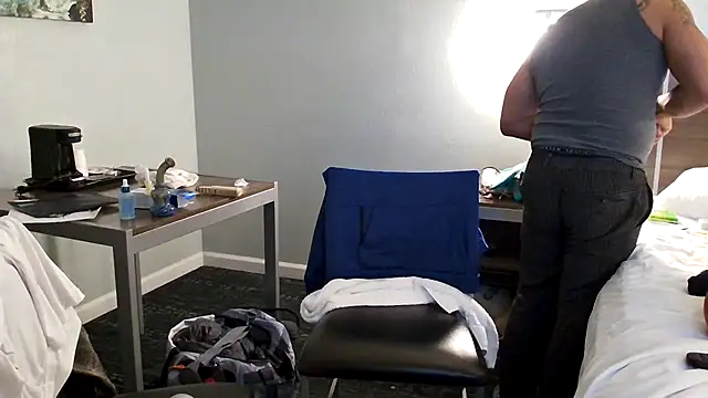 Snapshot of EatMyCake831 chatting on 02-09-25, 06:43 EatMyCake831 online show from 02-09-25, 06:43