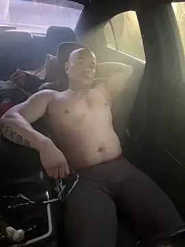 Snapshot of EatMyCake831 chatting on 01-26-25, 04:30 EatMyCake831 online show from 01-26-25, 04:30