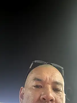 Snapshot of EatMyCake831 chatting on 11-12-25, 06:23 EatMyCake831 online show from 11-12-25, 06:23