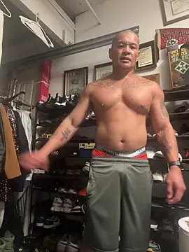 Snapshot of EatMyCake831 chatting on 09-25-25, 09:04 EatMyCake831 online show from 09-25-25, 09:04