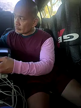 Snapshot of EatMyCake831 chatting on 11-03-25, 08:12 EatMyCake831 online show from 11-03-25, 08:12