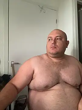 Snapshot of BigromeoXX chatting on 11-30-25, 10:05 BigromeoXX online show from 11-30-25, 10:05