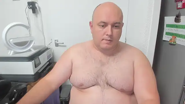 BigromeoXX online show from 12-20-24, 06:56