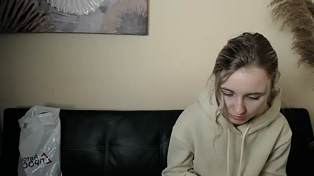  Nicole new online show from 11-05-25, 11:46