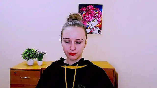 Snapshot of _Nicole_new chatting on 01-13-25, 04:19 Nicole new online show from 01-13-25, 04:19