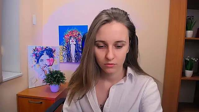 Snapshot of _Nicole_new chatting on 02-17-25, 01:00 Nicole new online show from 02-17-25, 01:00