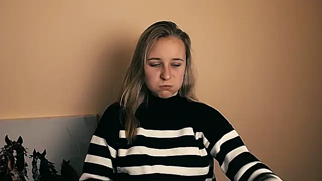 Snapshot of _Nicole_new chatting on 10-29-25, 09:19 Nicole new online show from 10-29-25, 09:19