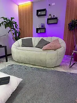 Aixaa charles online show from 03-30-26, 01:12