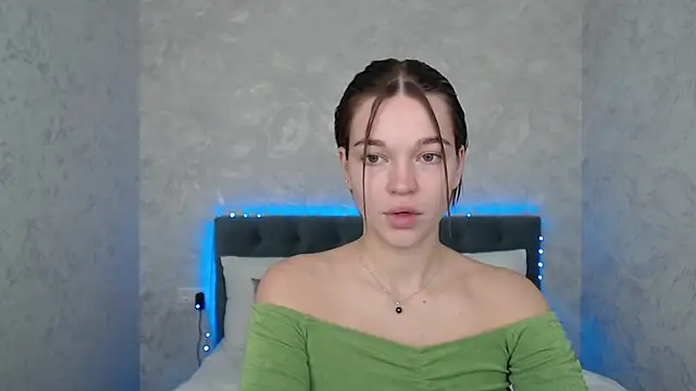 Snapshot of DanaLoved chatting on 03-11-25, 05:57 DanaLoved online show from 03-11-25, 05:57