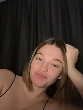 Snapshot of DanaLoved chatting on 12-14-25, 07:52 DanaLoved online show from 12-14-25, 07:52