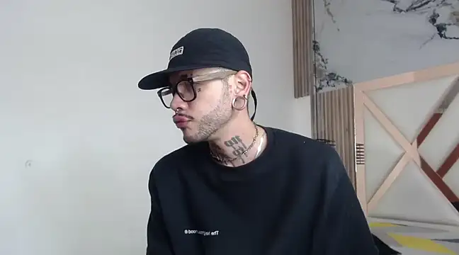 MurdockH online show from 03-18-25, 08:28