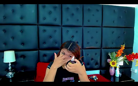 Snapshot of Isalombardi chatting on 04-18-26, 02:36 Isalombardi online show from 04-18-26, 02:36