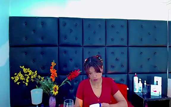 Isalombardi online show from 02-11-26, 03:28