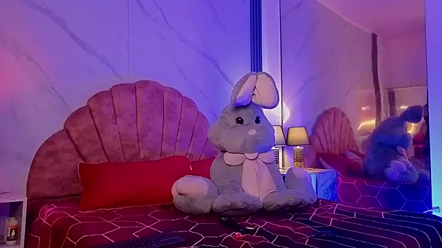 Layla Cullen online show from 11-08-25, 07:39