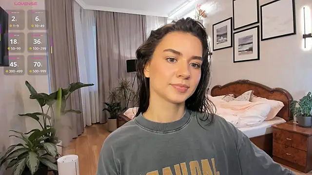 NicoleLuv online show from 10-26-25, 01:11