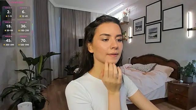 NicoleLuv online show from 10-29-25, 01:10