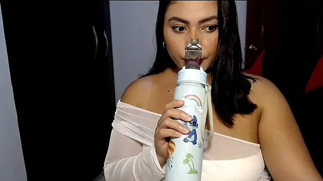 Snapshot of meghan2 chatting on 10-26-25, 01:28 meghan2 online show from 10-26-25, 01:28